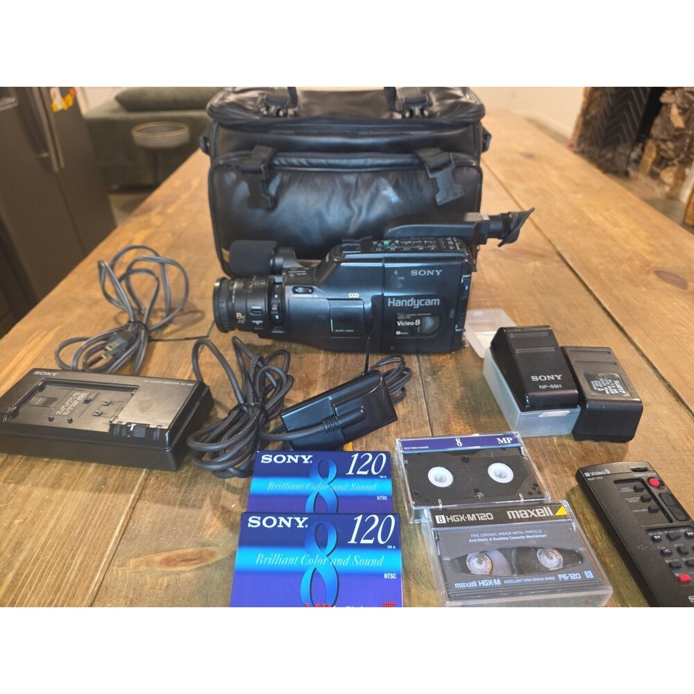 Sony CCD-F55 Video 8 Camcorder Full Set Up *Parts Only, Read Description